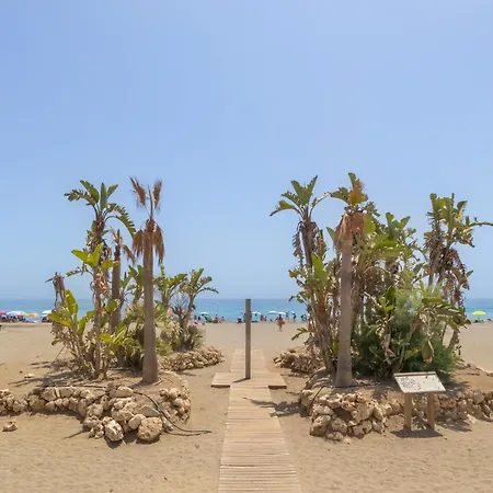 Апартаменты Downtown Near The - Happy *