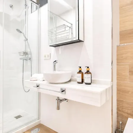 Apartman Downtown Near The - Happy