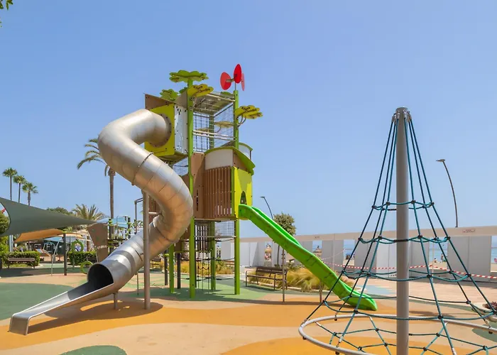 Downtown Near The - Happy إِستيبونا